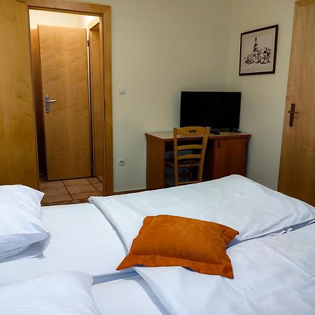 Hotel Kovac Осилница Экстерьер фото