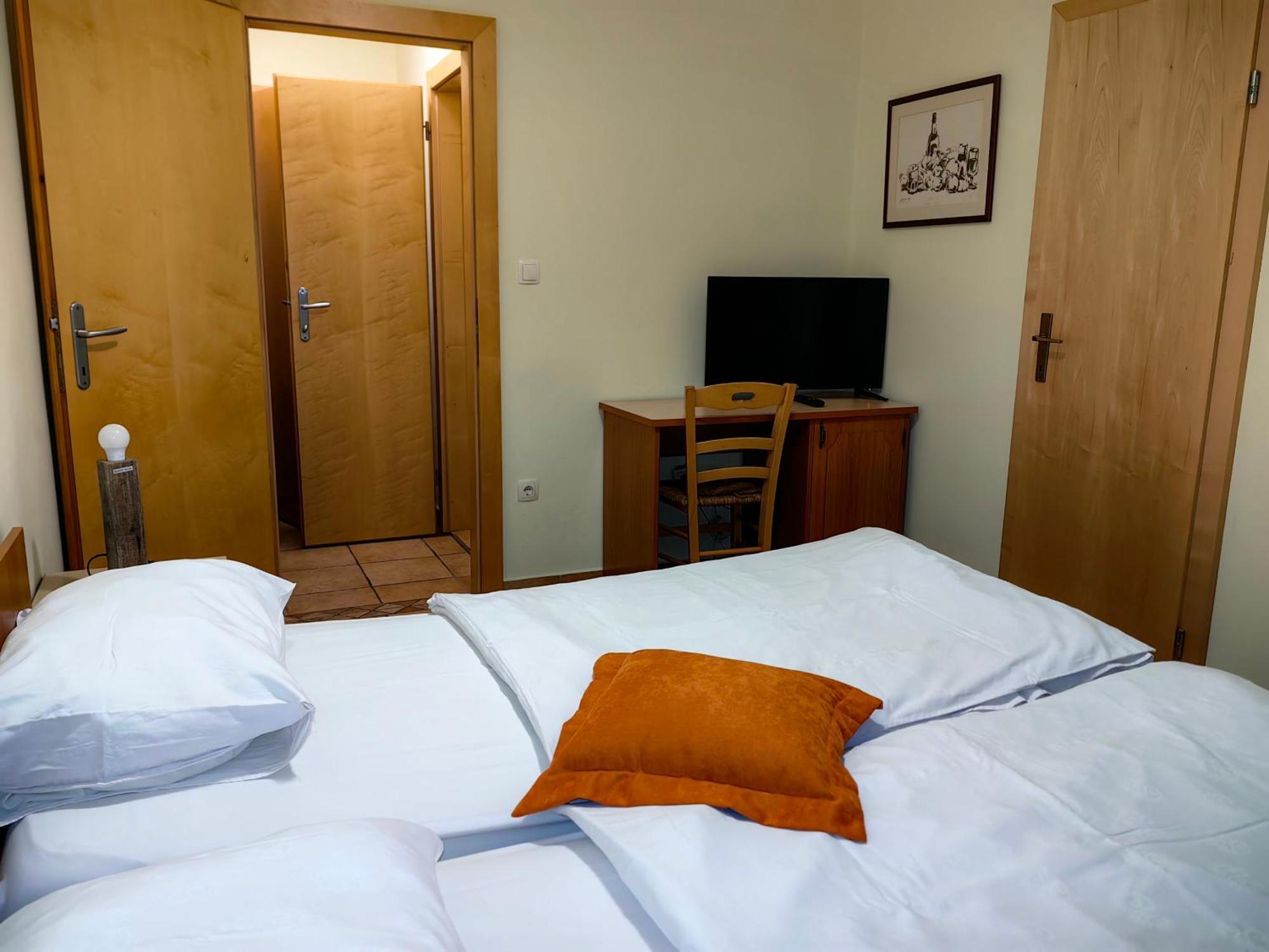 Hotel Kovac Осилница Экстерьер фото