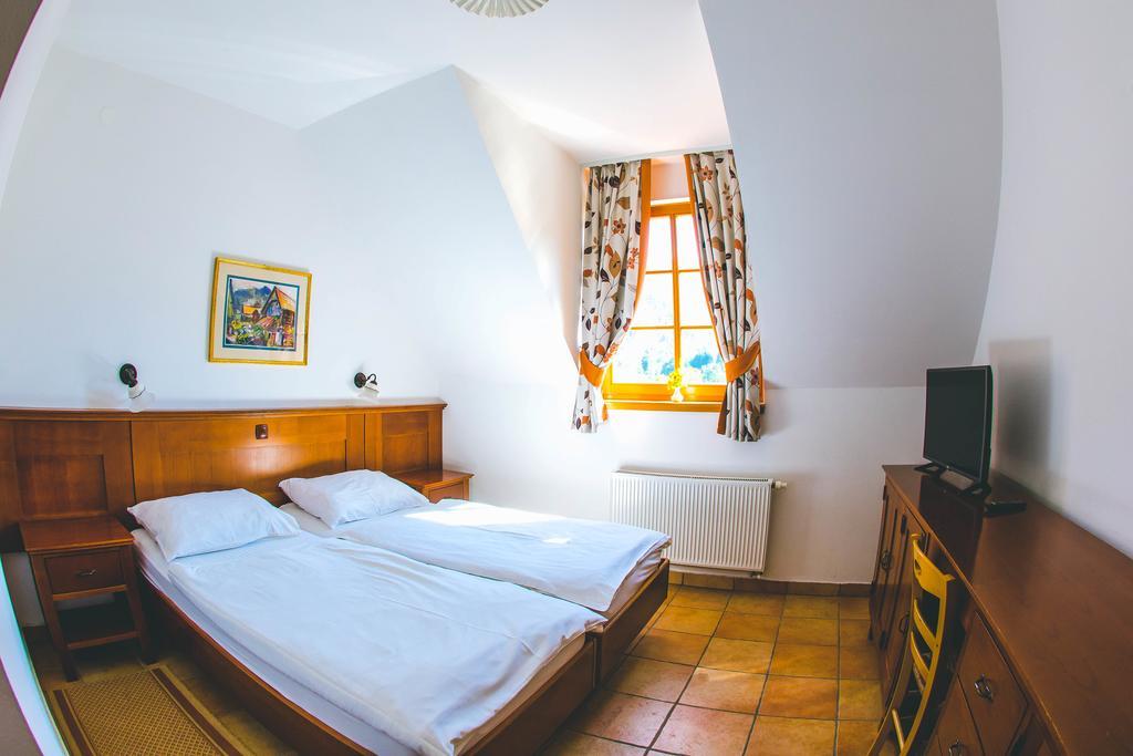 Hotel Kovac Осилница Экстерьер фото